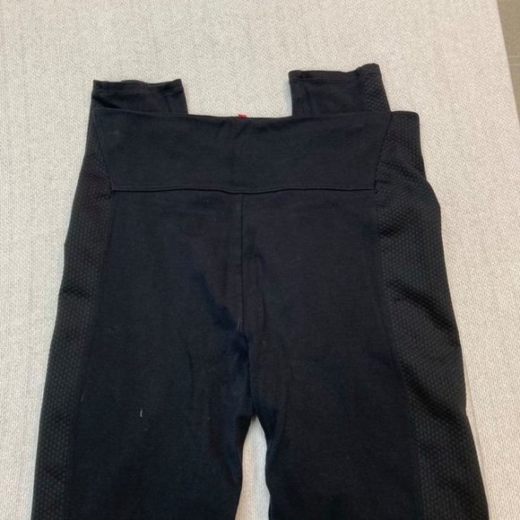 SPANX Black Textured Panel Leggings. Size XL - Picture 6 of 7